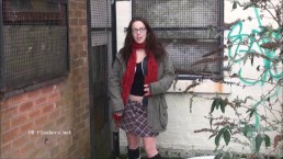 Sexy amateur flasher Beaus...